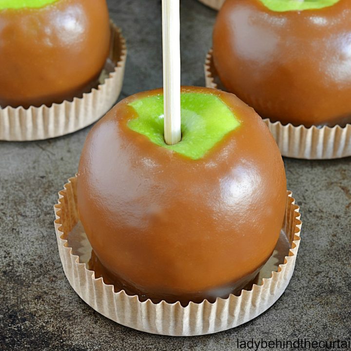 Old Fashioned Caramel Apples