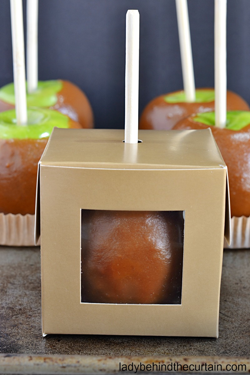 Old Fashioned Caramel Apples