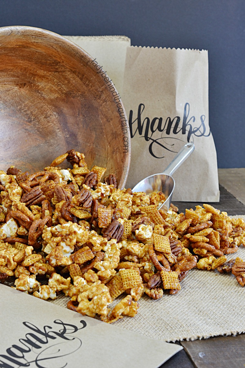 Spicy Caramel Corn Party Mix