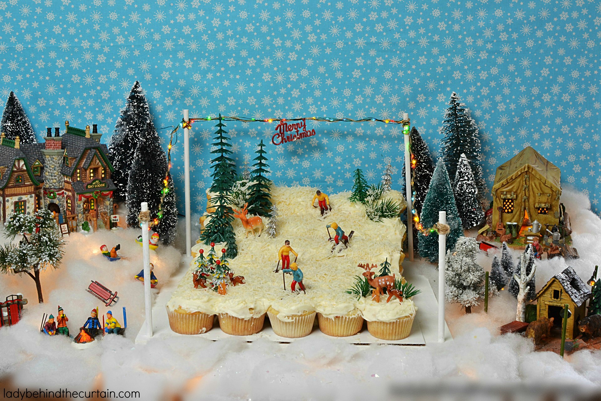 Italian Cream Christmas Cupcake Pull Apart