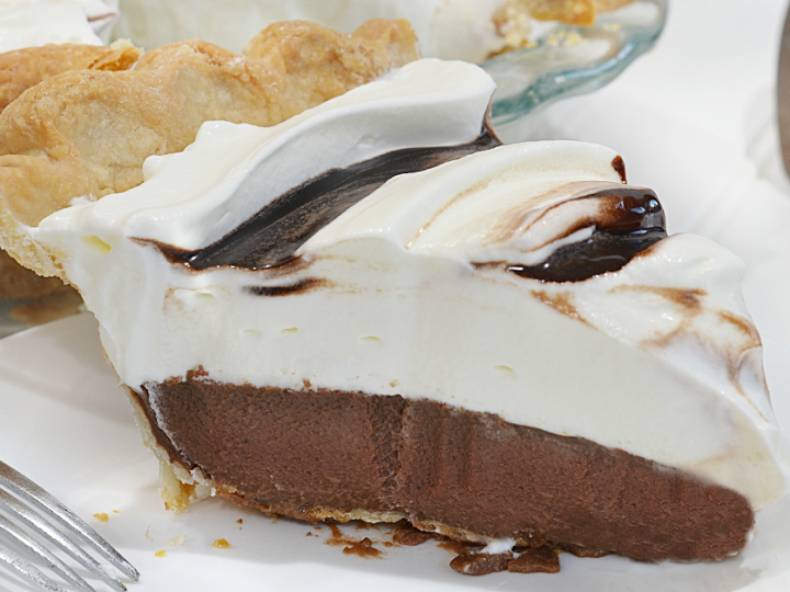 Old Fashioned Chocolate Cream Pie