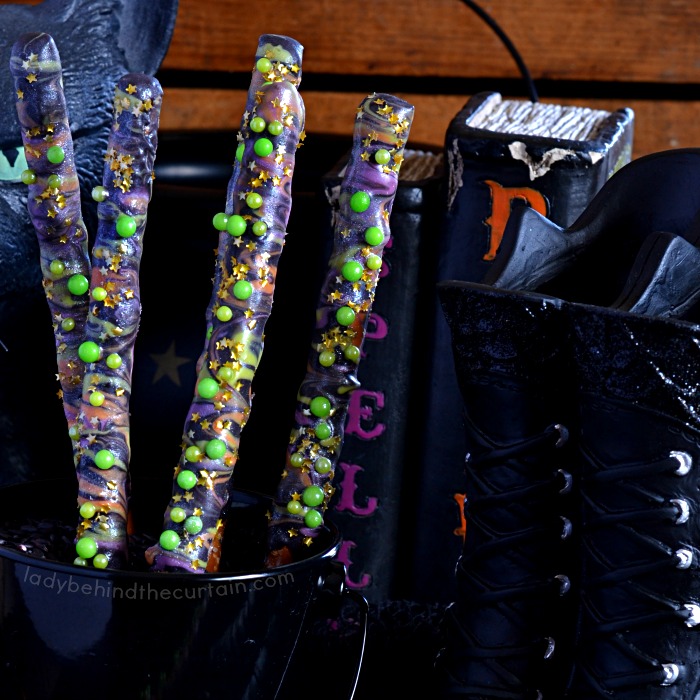 Hocus Pocus Halloween Decorated Pretzels