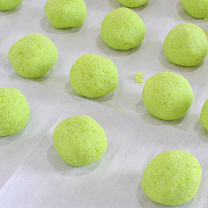 Witches Cauldron Cake Pops