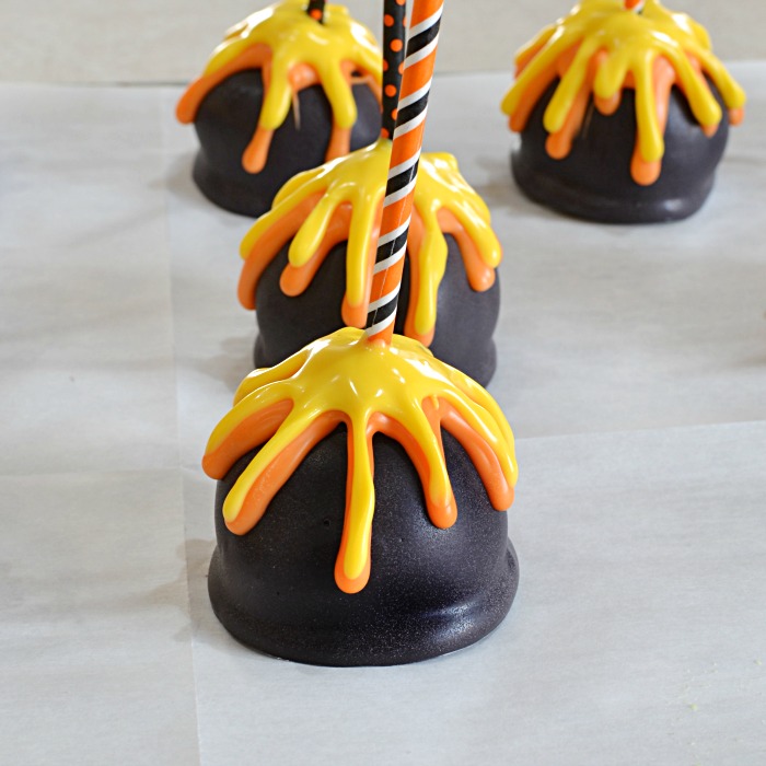 Bubbling Cauldron Cake Pops – Adventures In Yum