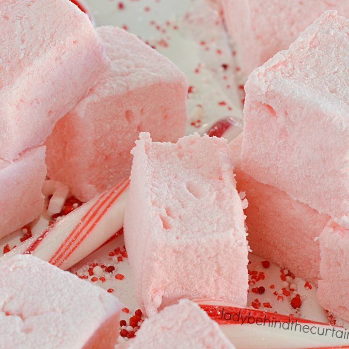 Homemade Fluffy Peppermint Marshmallows