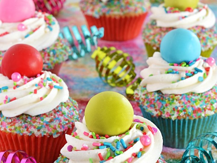 Merry and Bright Marshmallow Filled Christmas Cupcakes