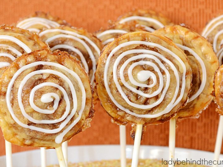 Cinnamon Roll Apple Pie Pops