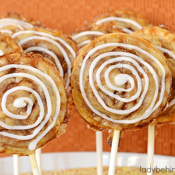 Cinnamon Roll Apple Pie Pops