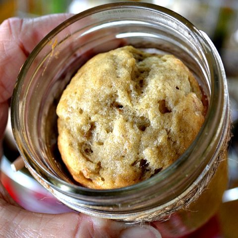 Rustic Party Favor: Banana Bread In a Jar