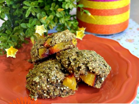 {Light} Oatmeal Peach Snack Cookies
