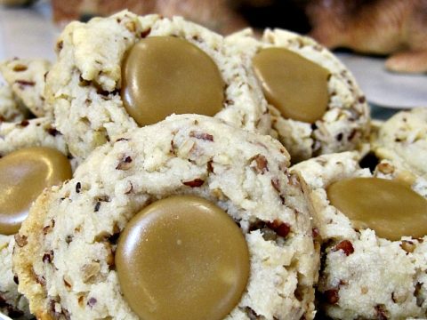Pecan Sandies with Praline Filling