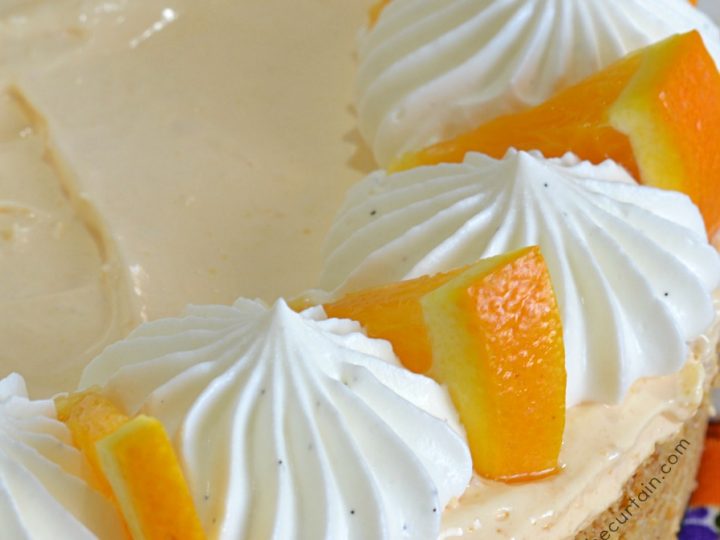 Sweet Vanilla Whipped Cream Topping