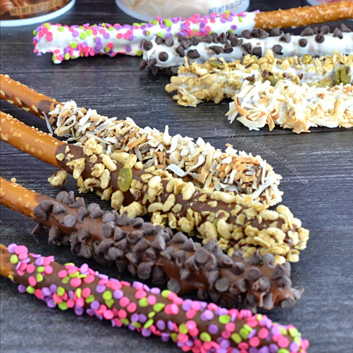 Frosting Dipped Decorated Pretzels