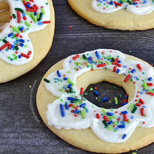How to Decorate Cookies Like a Pro With Canned Frosting