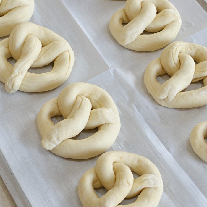 How to Make Homemade Soft Pretzels