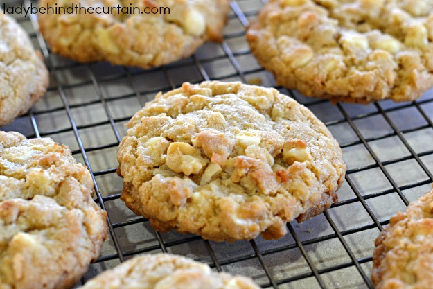 Chewy White Chocolate Chip Macadamia Nut Cookies