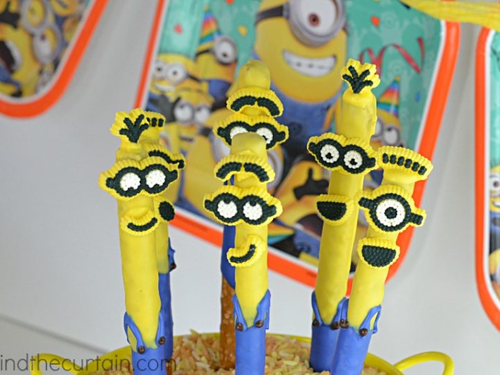 Easy Minion Pretzels