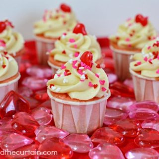 Mini Strawberry Cheesecake Cupcakes