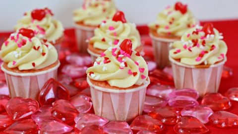 Mini Strawberry Cheesecake Cupcakes
