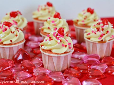 Mini Strawberry Cheesecake Cupcakes