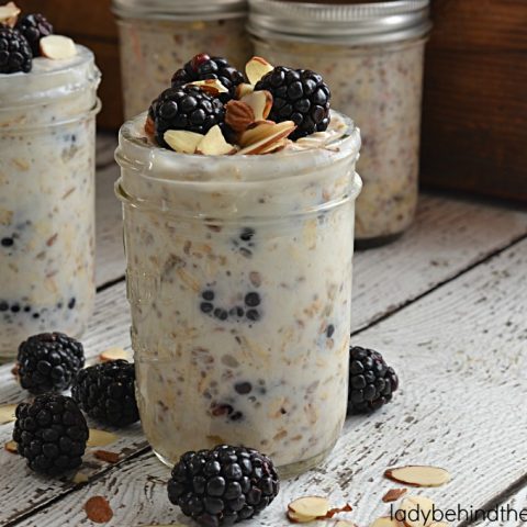 Overnight Blackberry Ginger Oatmeal