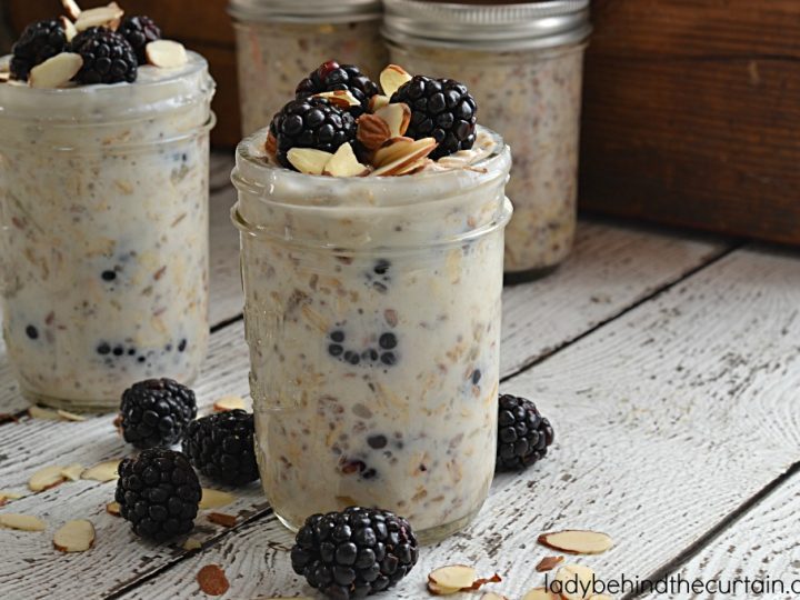 Overnight Blackberry Ginger Oatmeal