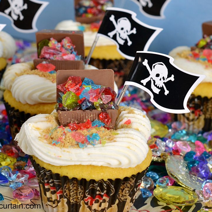 Pirate Treasure Chest Cupcakes