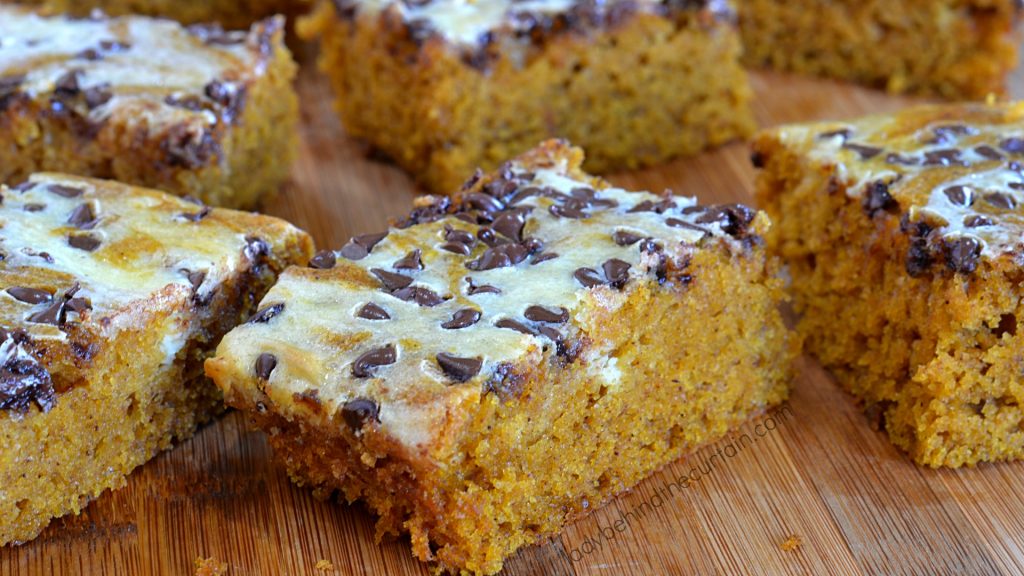 Cream Cheese Swirl Pumpkin Bars