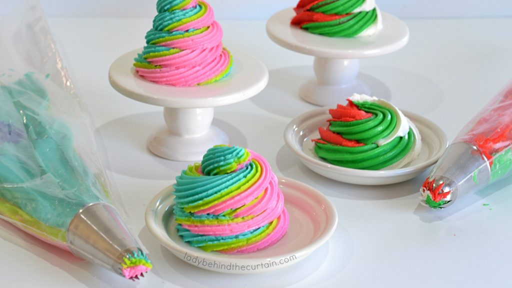 How to Swirl Multiple Colors of Frosting