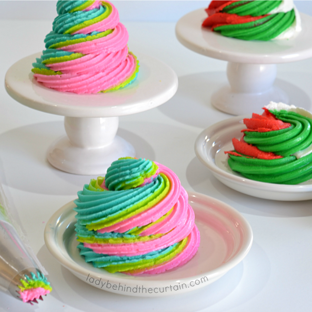 How to Swirl Multiple Colors of Frosting