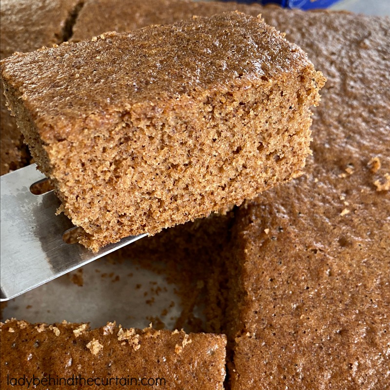 How to Make a Spice Cake From a Yellow Cake Mix