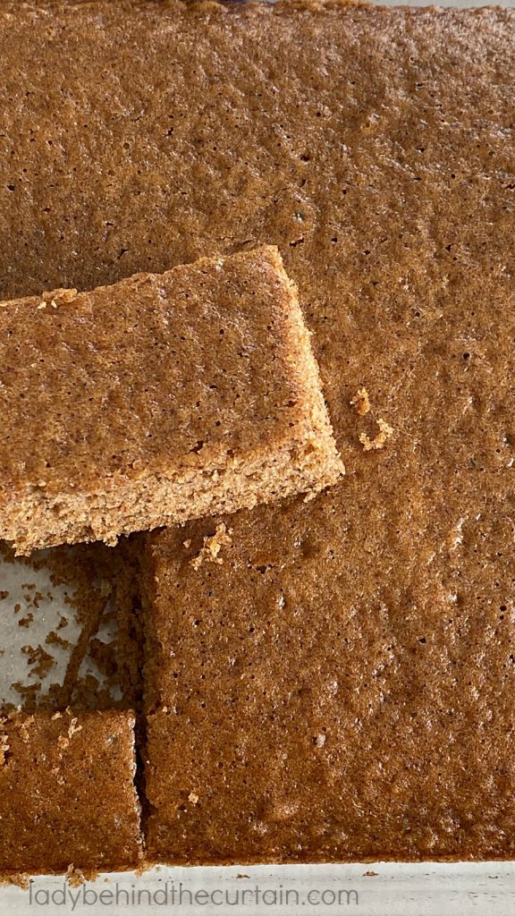 How to Make a Spice Cake From a Yellow Cake Mix