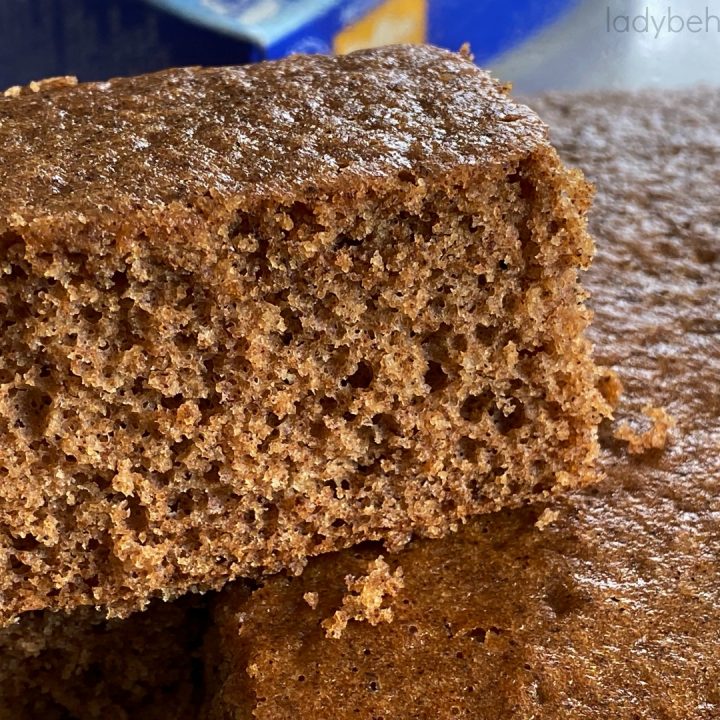 How to Make a Spice Cake From a Yellow Cake Mix