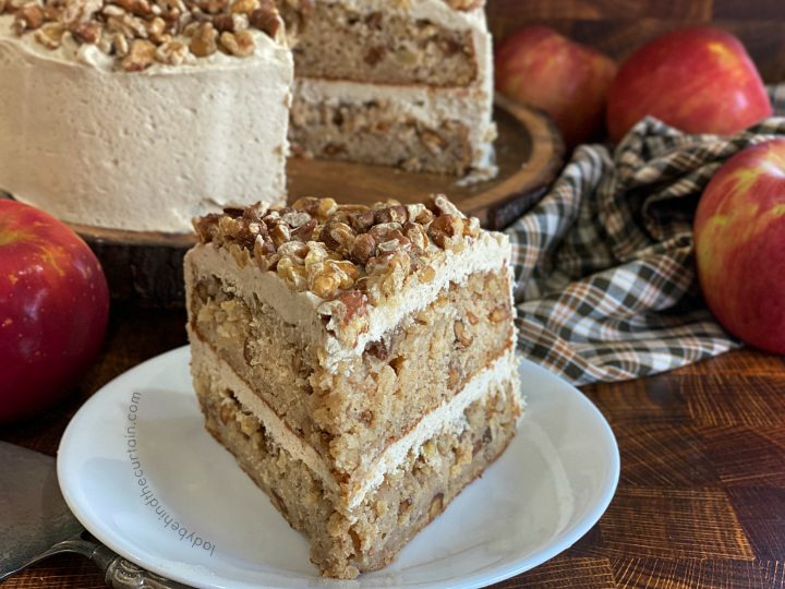 Traditional Apple Spice Cake