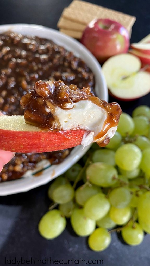 Pecan Pie Cheesecake Dip