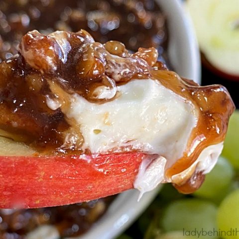 Pecan Pie Cheesecake Dip