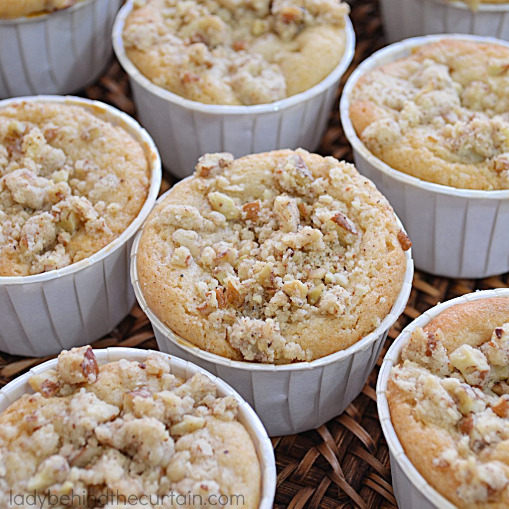 Peach Crumb Cake Muffins