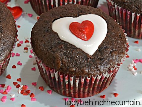 Valentine’s Day Cut Out Cupcakes