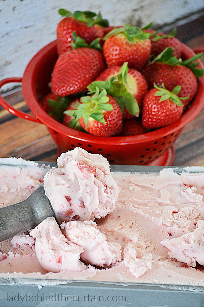 Homemade Fresh Strawberry Ice Cream