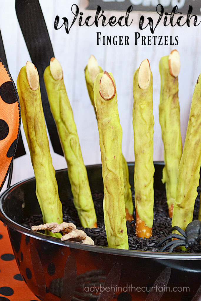 Wicked Witch Finger Halloween Pretzels 