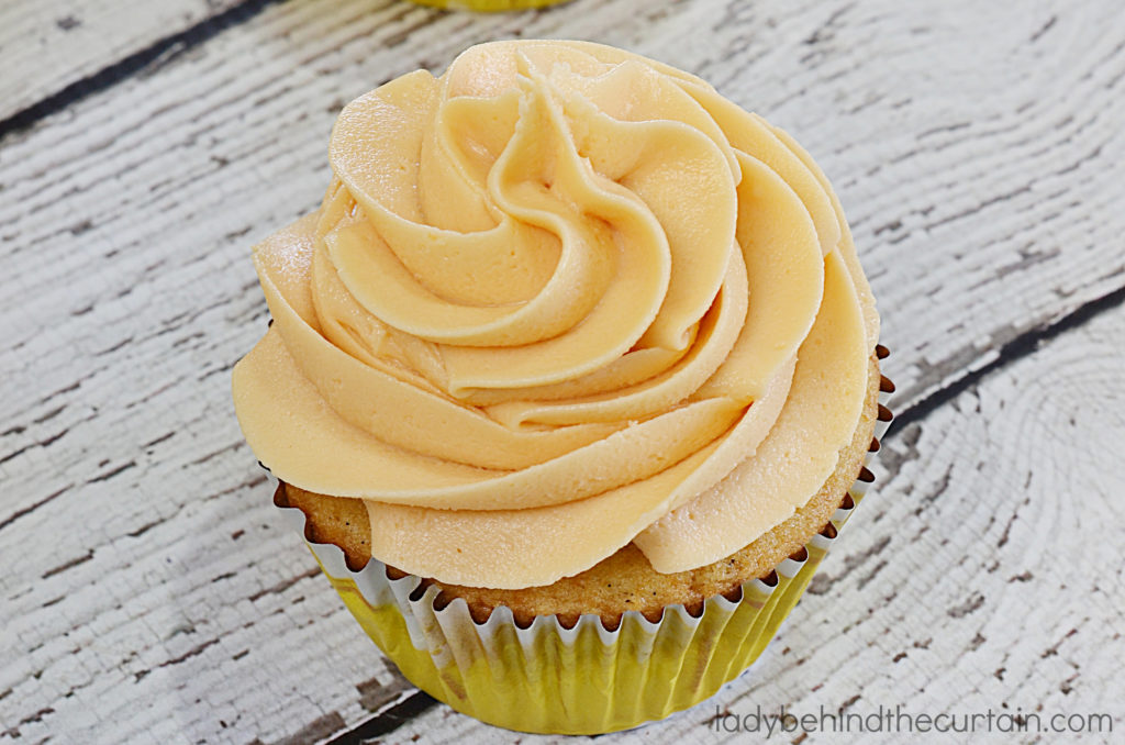 Butterscotch Frosting | Add a pop of flavor to your pumpkin bread, carrot cake cupcakes or even on BUTTERBEER Cupcakes! With this creamy delicious Butterscotch Frosting!