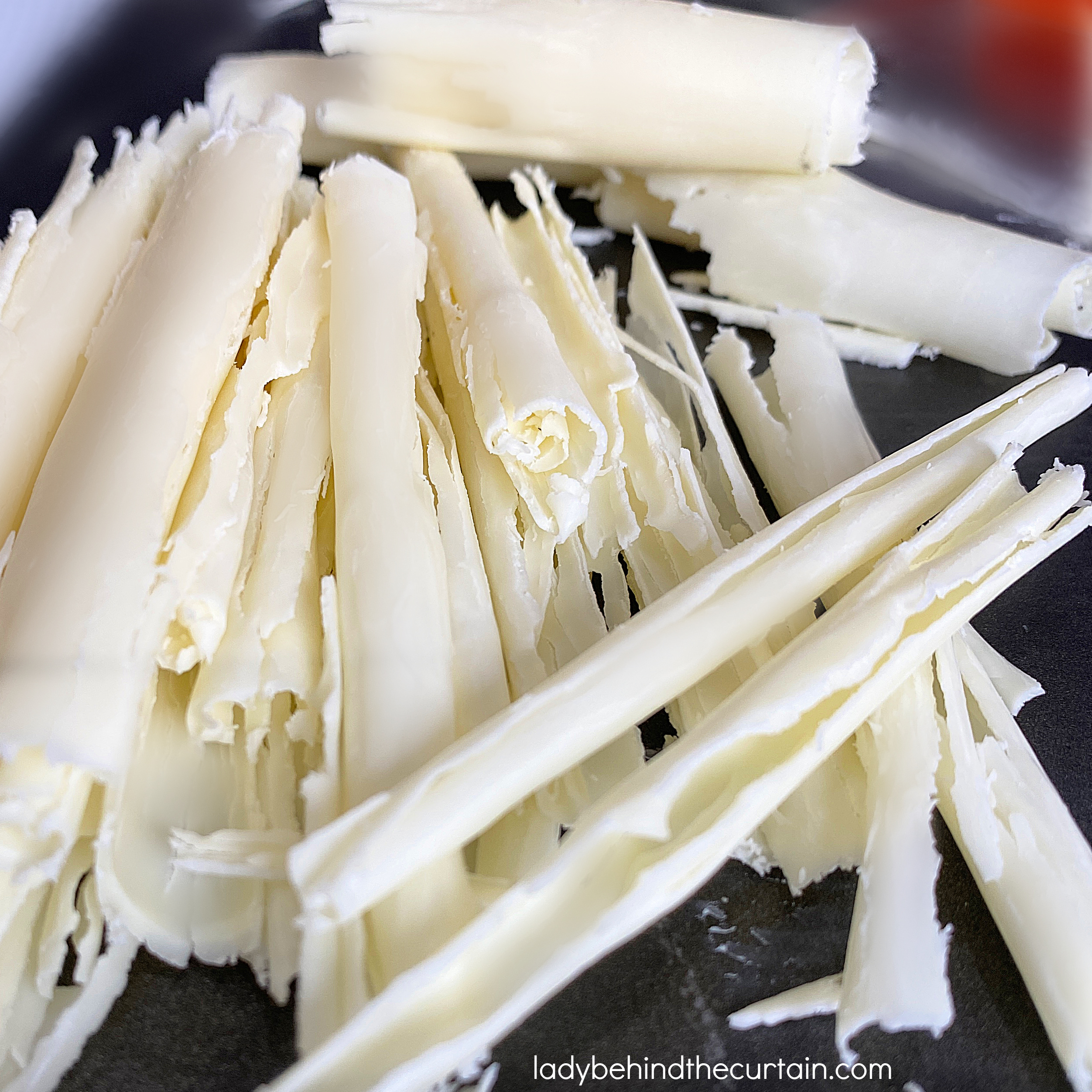 How to Make White Chocolate Curls