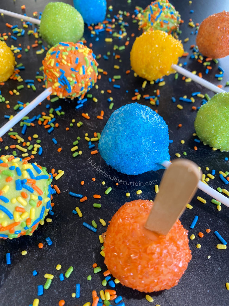 Hoe maak je cake Pops of Cake ballen drie manieren