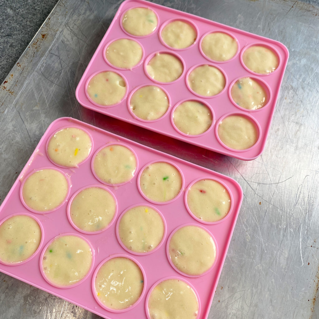  Comment faire des Cake Pops ou des boules de gâteau De trois façons 