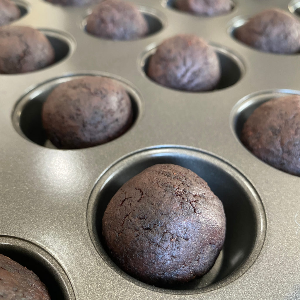 Cómo Hacer Cake Pops o Bolas de Pastel de Tres Maneras