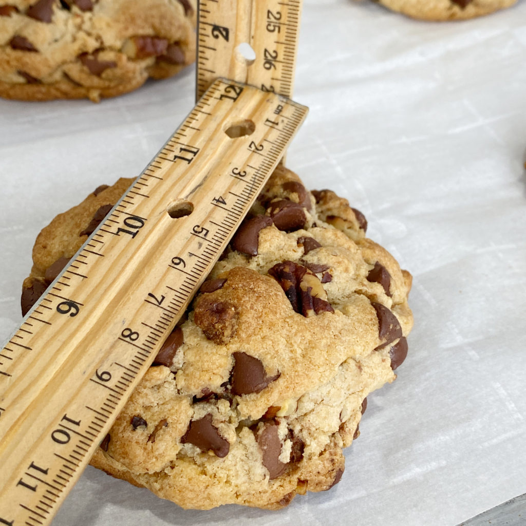 The Best Soft and Thick Chocolate Chip Cookies