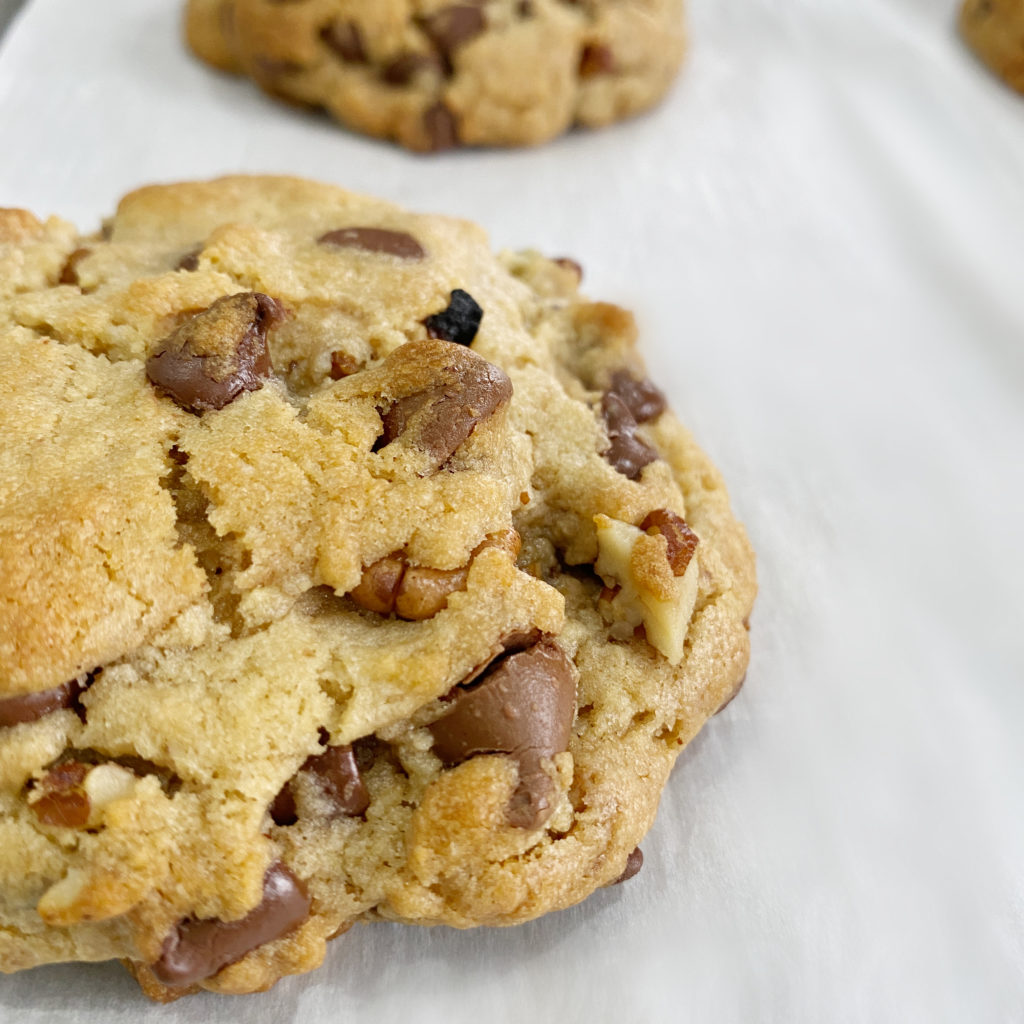 The Best Soft and Thick Chocolate Chip Cookies