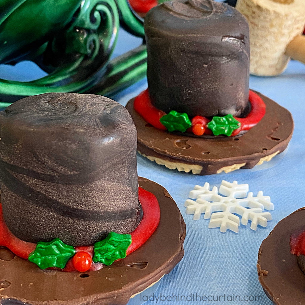 Easy Chocolate Covered Marshmallow Snowman Hat Treats