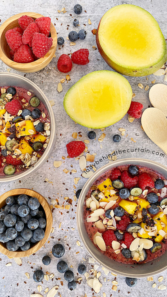 Tropical Smoothie Bowl with Toasted Topping