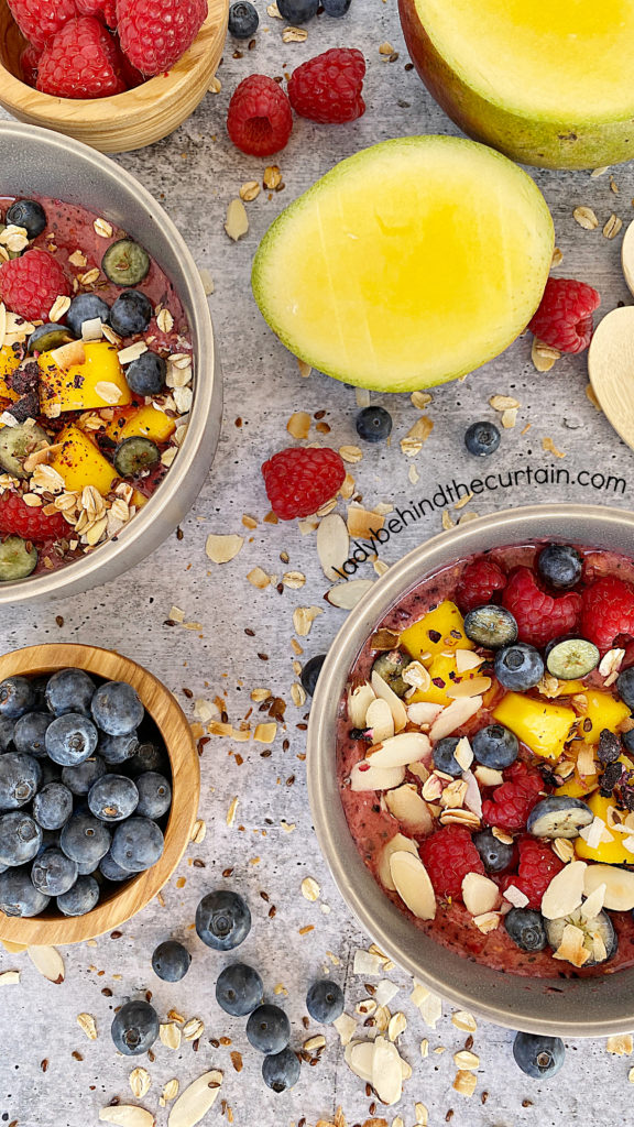 Tropical Smoothie Bowl with Toasted Topping